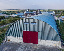 Ангар на заводе в Волошино